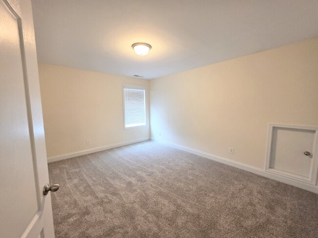 Building Photo - Beautiful Wilmington Floor Plan In Wedgefi...