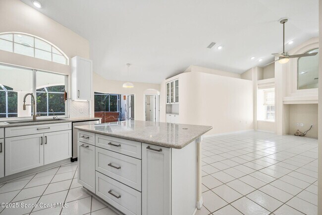 Building Photo - 174 Martesia Way