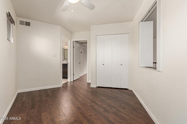 Building Photo - 21 W Pasadena Ave