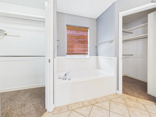 Building Photo - 5411 Prairie Lace Ln