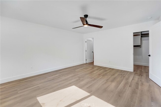 Building Photo - 2822 1/2 Waverly Drive Unit