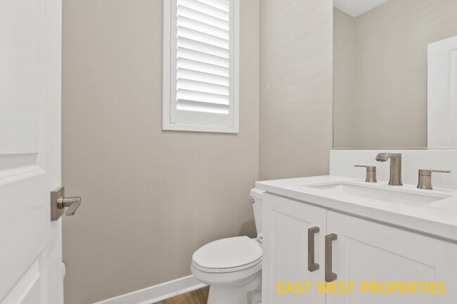 Building Photo - 25 Stetson St