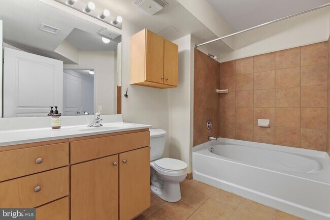 Building Photo - 616 E Street NW Unit 1005