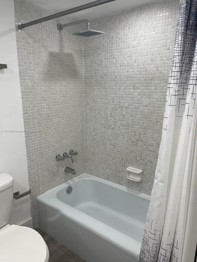 Building Photo - 3151 S Palm Aire Dr