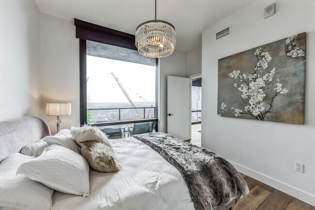Building Photo - DOWNTOWN AUSTIN CONDO ON RAINEY STREET!! 1 BEDROOM 1 BATH - FULLY FURNISHED