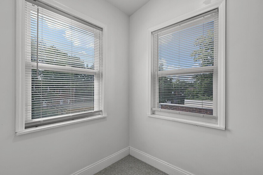 Building Photo - 3335 Salena St
