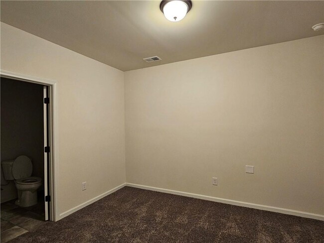 Building Photo - 1666 Eagle Dr