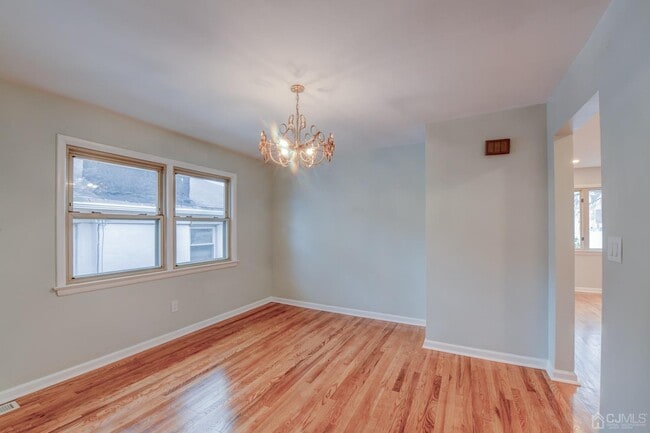 Building Photo - 157 Cooper Ave