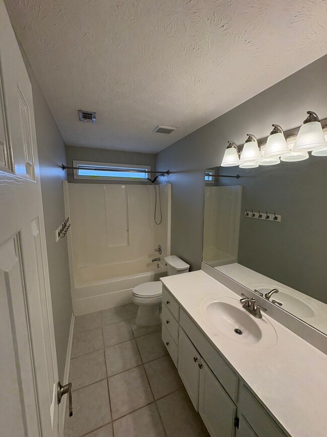 Building Photo - 918 Hallwood Ln