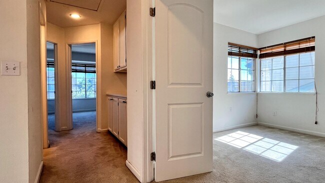 Building Photo - 3007 Crystal Creek Dr