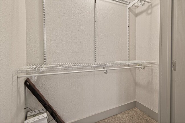 Building Photo - 717 W 30th St