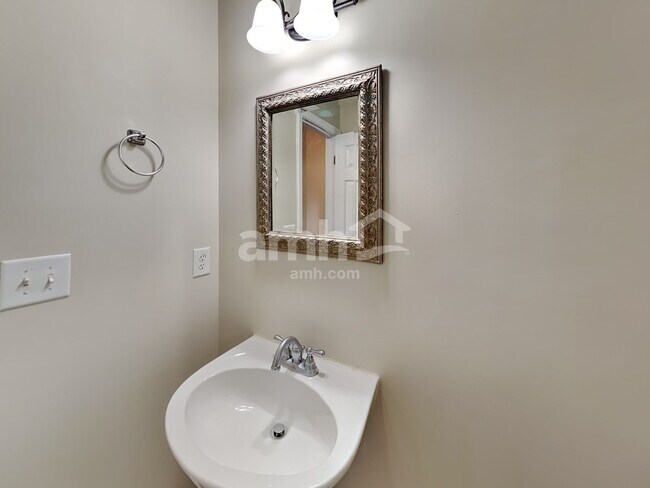 Building Photo - 3215 Thimbleberry Trail