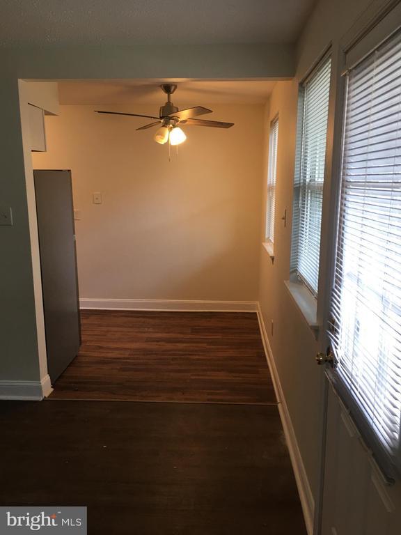 Building Photo - 12 Reliance Ct