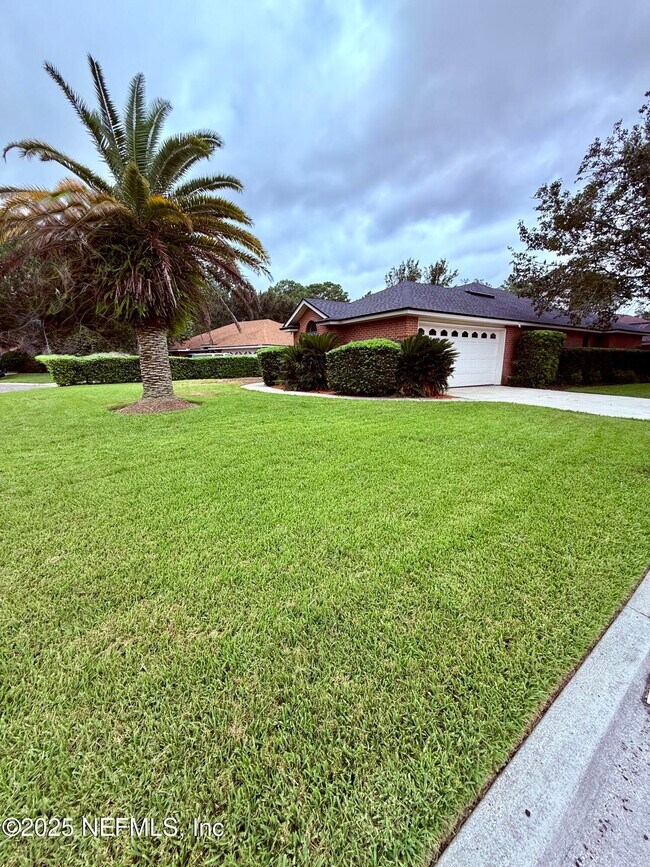 Building Photo - 13056 Clearbrook Ct