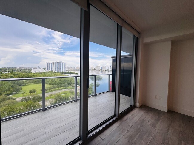 Building Photo - 16385 Biscayne Blvd
