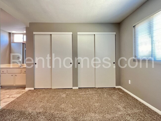Building Photo - 1426 Kingston Dr