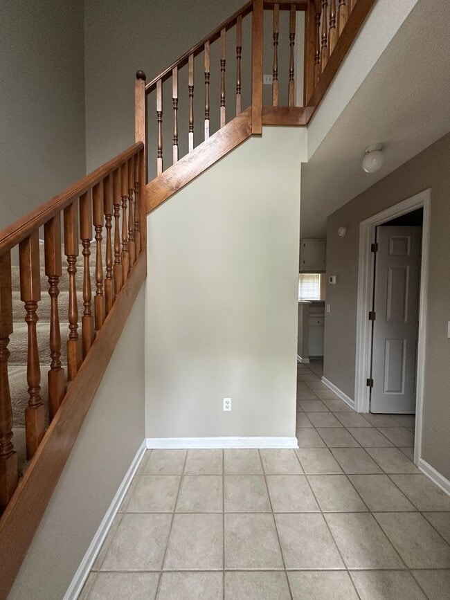 Building Photo - 206 Foxchase Ln