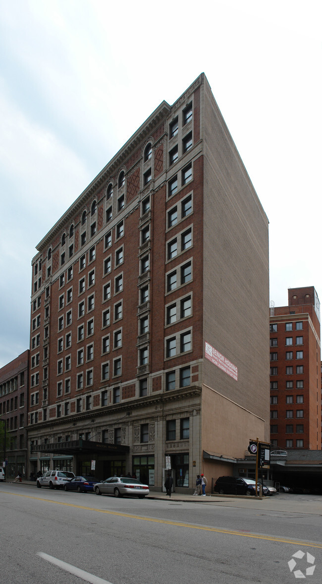 Building Photo - Carter Manor