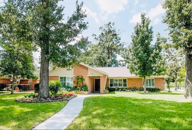 Primary Photo - 7223 Alderney Dr