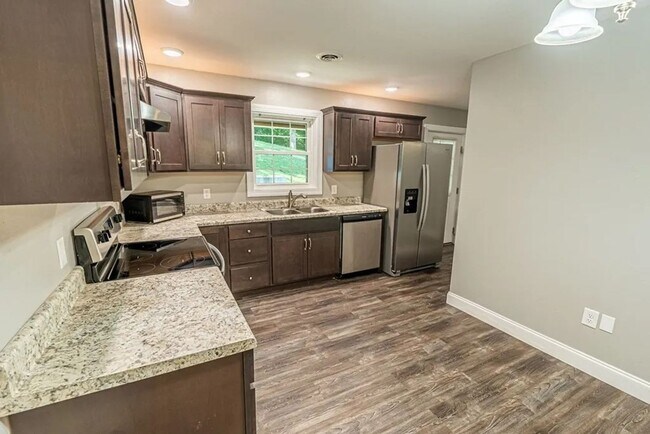 Building Photo - Eastern Eight- Bristol, VA- SFH