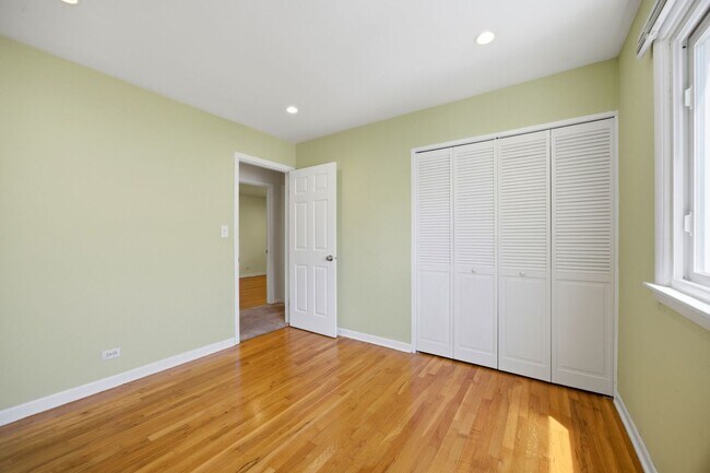 Building Photo - 1142 Brighton Pl