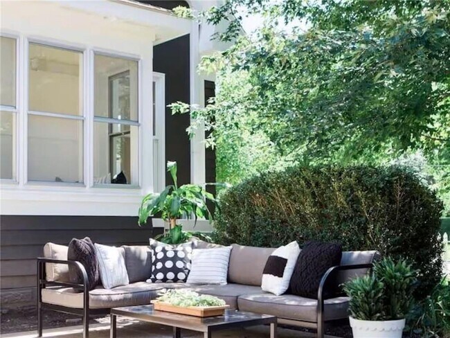 Building Photo - 4050 Upton Ave S