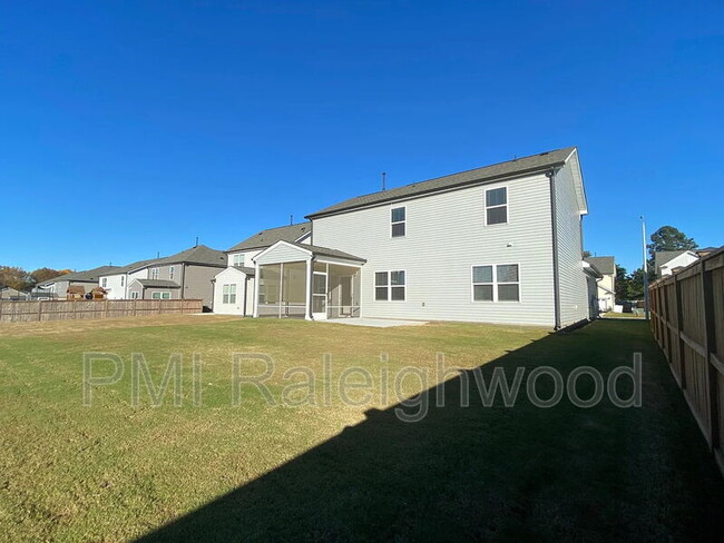 Building Photo - 2124 Fox Chapel Pl