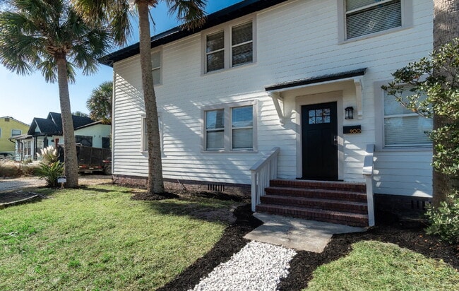 Building Photo - Pristine Neptune Beach Remodel: 2 Blocks to the Sand and Walkable to Everything!