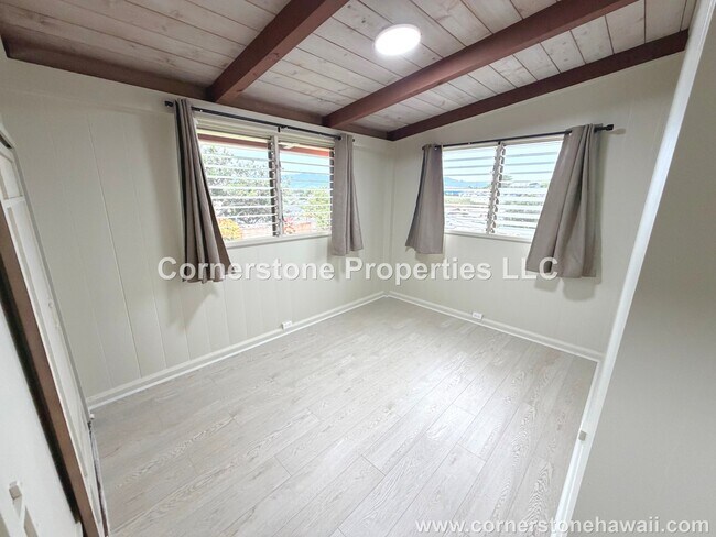 Building Photo - 1558 Hoonipo St