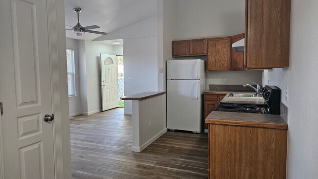 Building Photo - Delaware Duplex