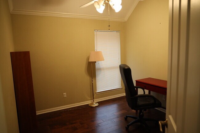 Bedroom 3 / Office - 2132 Rodeo Dr