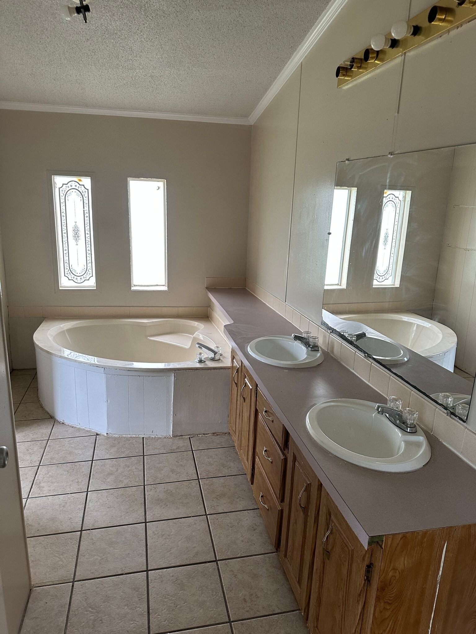 Building Photo - 120 Forest Creek Ln