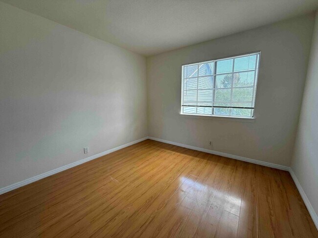 Building Photo - Gated Community - Updated Harbor City Townhome - 3 bed / 2.5 bath
