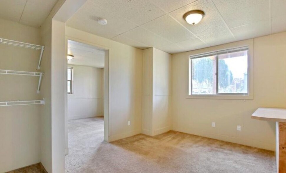 Building Photo - 120 5th St NE