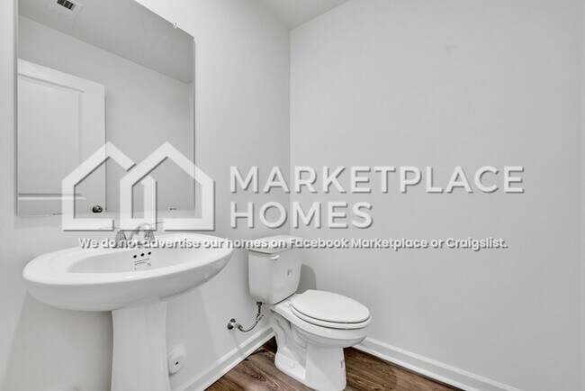 Building Photo - 327 Orchid Ln