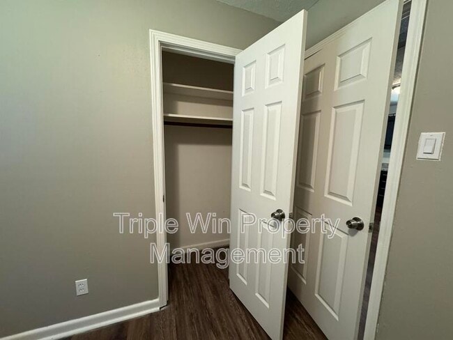 Building Photo - 48 Wayside Dr
