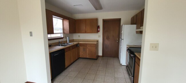 Building Photo - West Ashley Home- Forest Lakes Subdivision