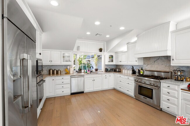 Building Photo - 23628 Long Valley Rd