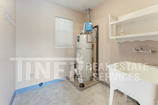 Building Photo - 7519 Westgate Dr