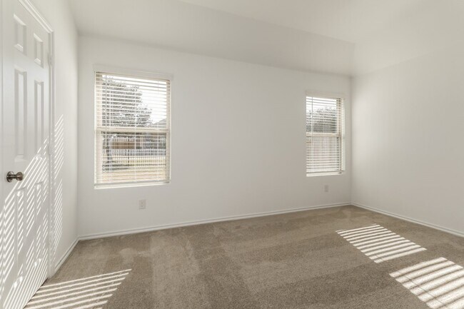 Building Photo - 11139 N Lake Mist Ln