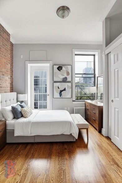 Building Photo - 248 Mott St
