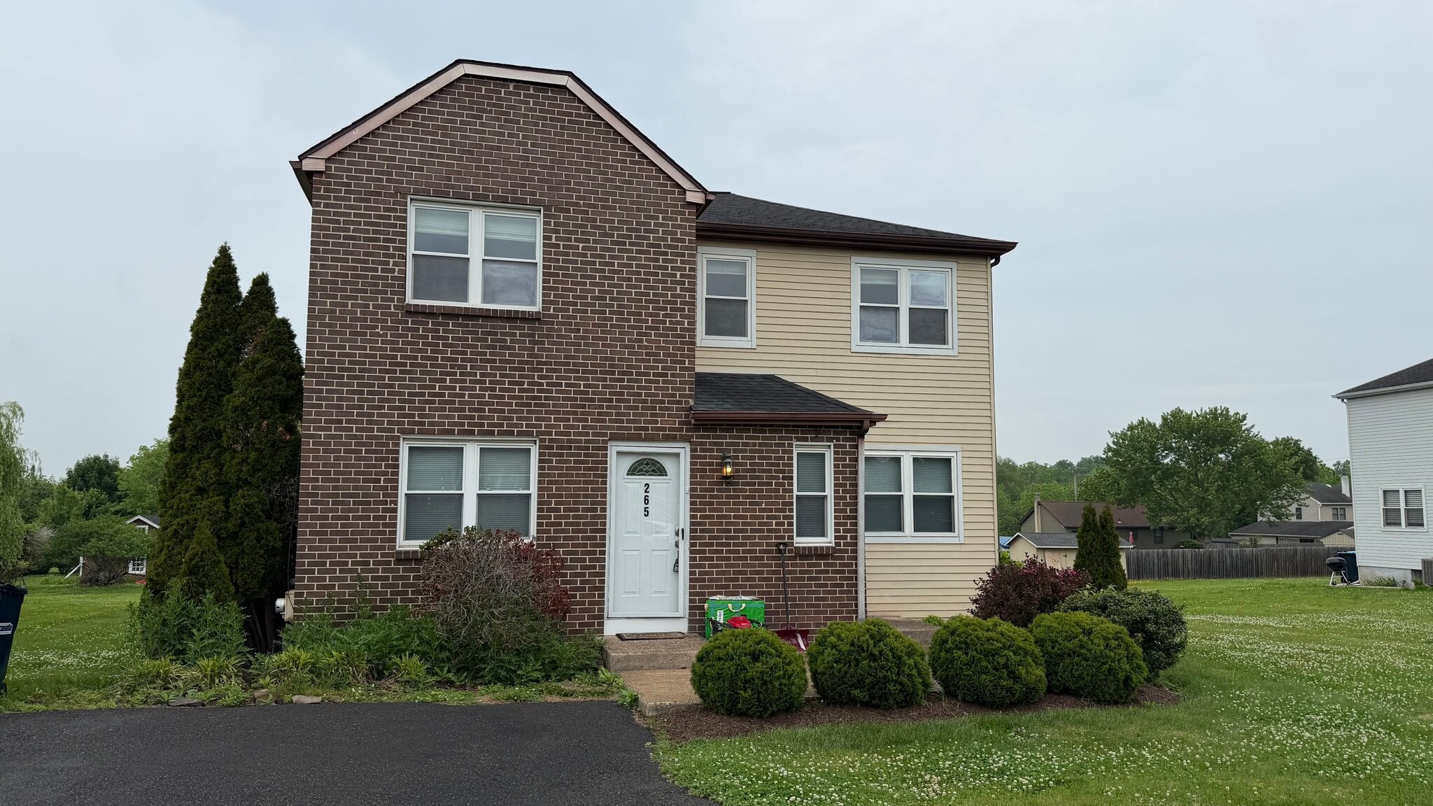 Building Photo - 265 Florence Dr