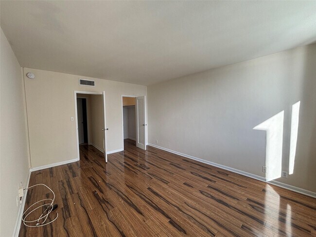 Building Photo - 1200 West Ave