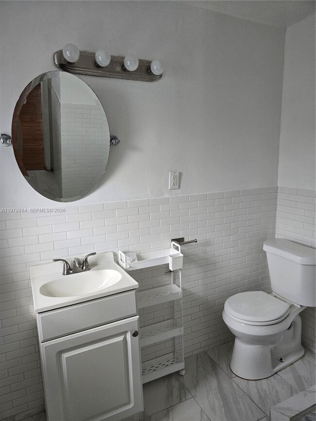 Building Photo - 1445 N Andrews Ave