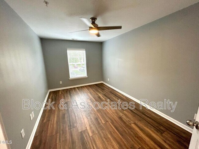 Building Photo - 2210 Raven Rd