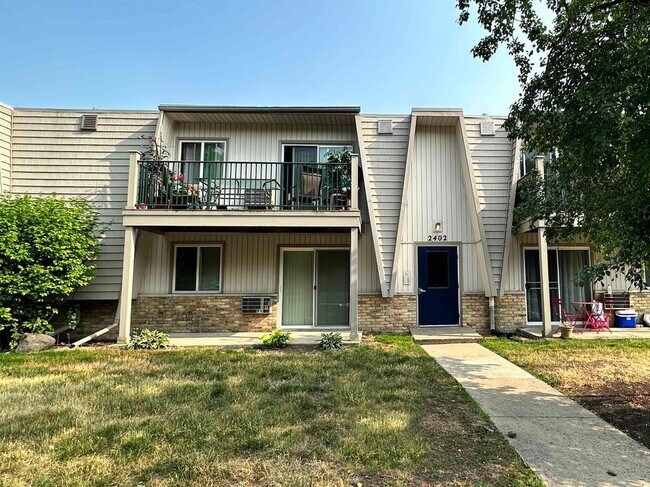 Primary Photo - 2402 Independence Ln