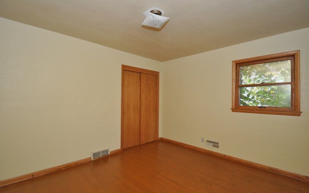 Building Photo - 3036 S Delaware Ave