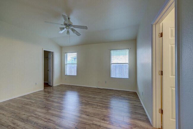 Building Photo - 129 Dove Song Dr