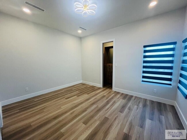 Building Photo - 4610 Juniper Cir