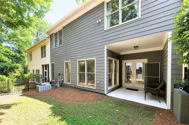 Building Photo - 2540 Village Creek Landing SE